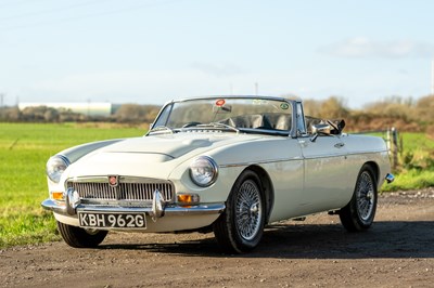 Lot 54 - 1969 MG MGC Roadster