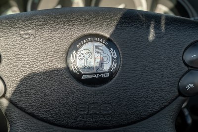 Lot 23 - 2004 Mercedes-Benz SL600