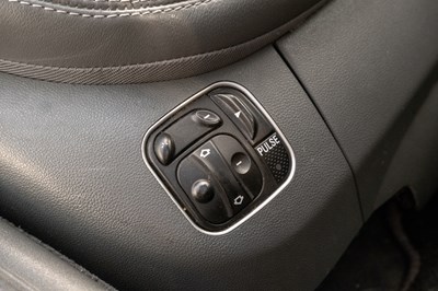 Lot 23 - 2004 Mercedes-Benz SL600