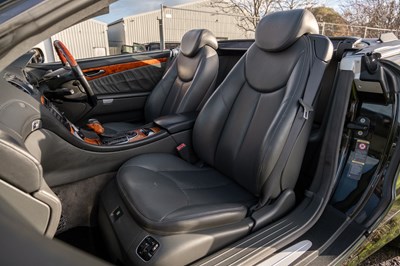 Lot 23 - 2004 Mercedes-Benz SL600