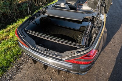 Lot 23 - 2004 Mercedes-Benz SL600