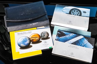 Lot 23 - 2004 Mercedes-Benz SL600