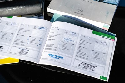 Lot 23 - 2004 Mercedes-Benz SL600