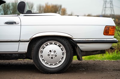 Lot 68 - 1988 Mercedes-Benz 300SL