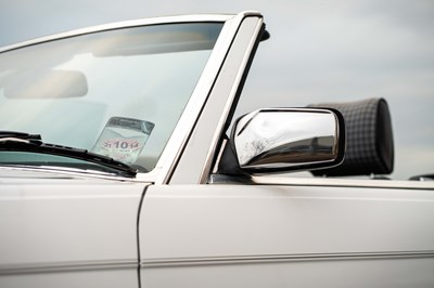 Lot 68 - 1988 Mercedes-Benz 300SL