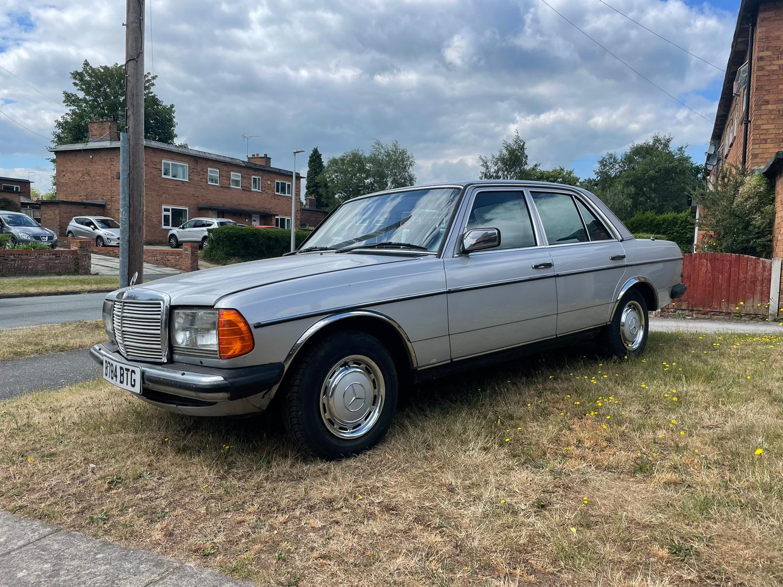 Lot 78 - 1984 Mercedes-Benz 200