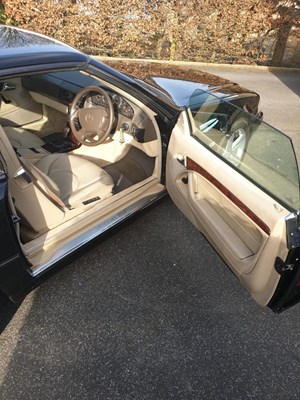 Lot 106 - 1997 Mercedes-Benz SL 320