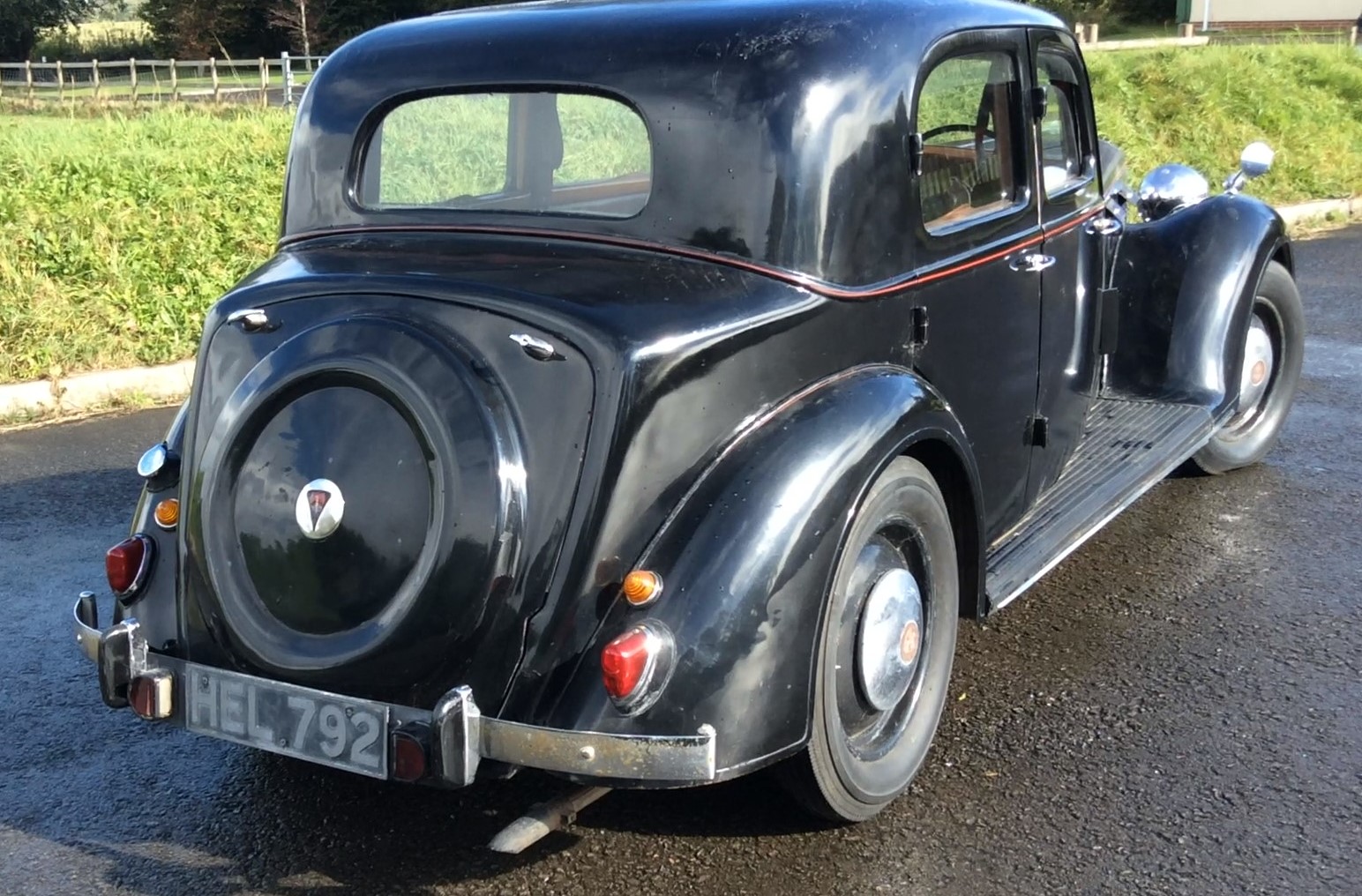 1947 Rover Lot 107 - 1947 Rover 16 Four-Light Sports Saloon