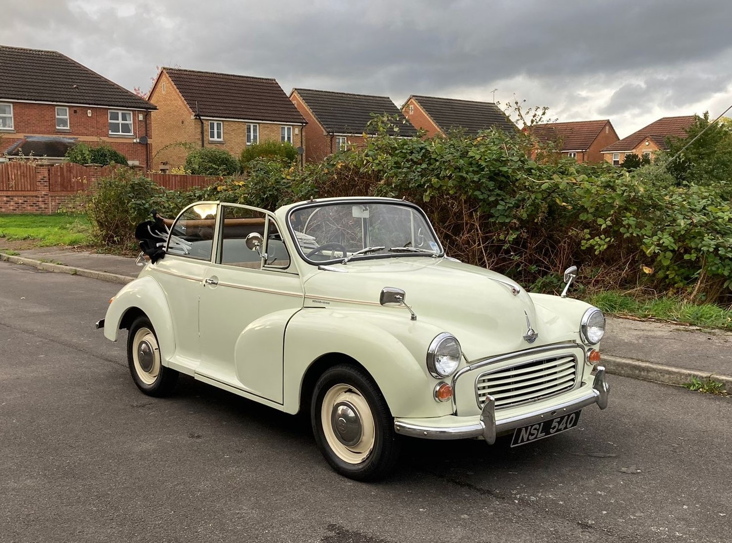 処分価格　SPOT-ON MORRIS MINOR 1000 北アイルランド製 処分価格 SPOT-ON MORRIS MINOR 1000 北アイルランド製
