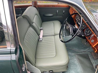 Lot 88 - 1963 Daimler V8-250