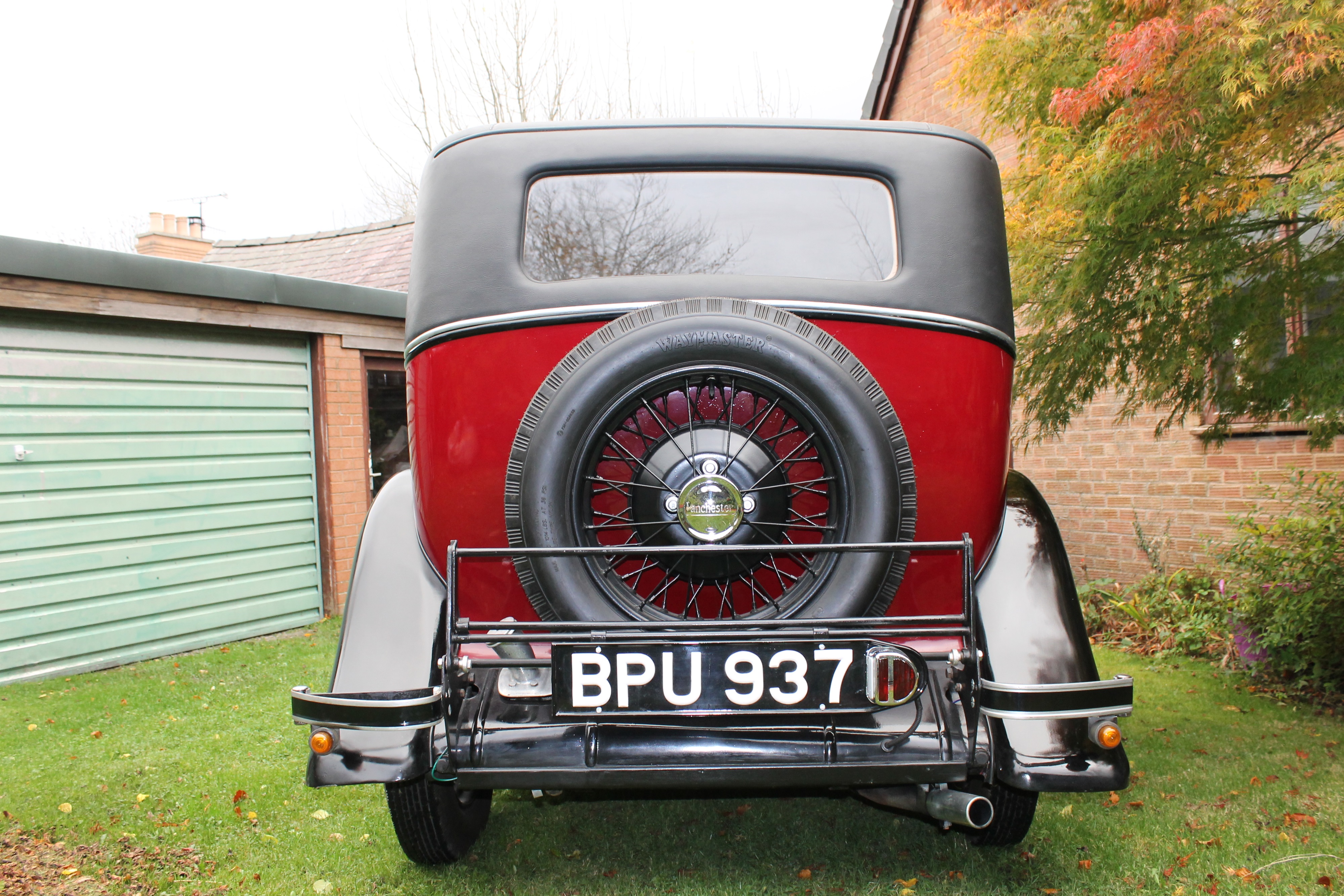 Lot 50 - 1934 Lanchester LA10 Saloon
