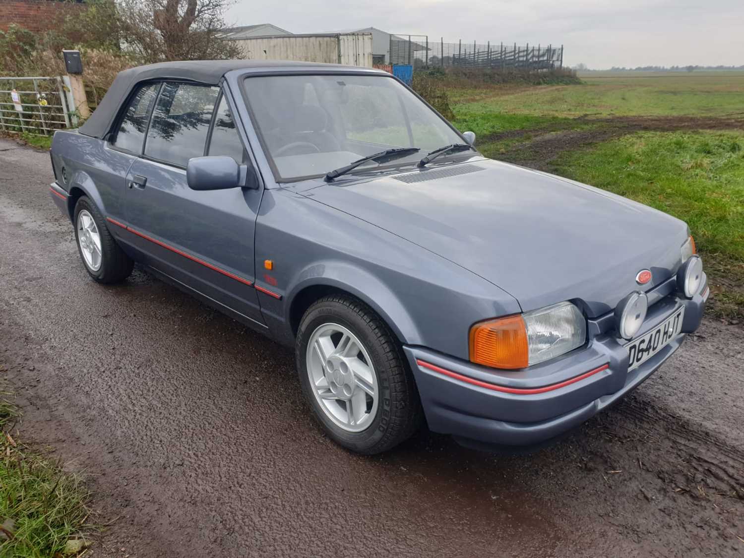 Lot 137 - 1987 Ford Escort XR3i Cabriolet