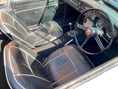 Lot 9 - 1964 MGB Roadster