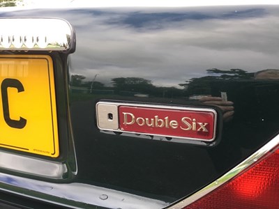 Lot 73 - 1997 Daimler Double Six (X300)