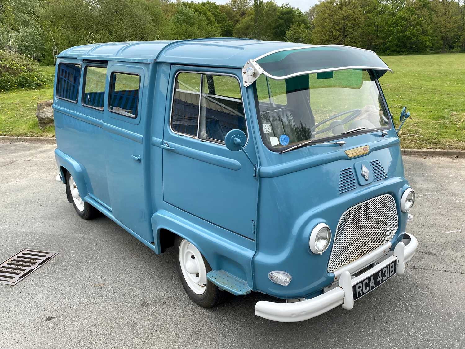 Lot 63 1964 Renault Estafette lot-63-1964-renault-estafette