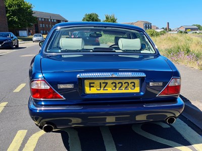 Lot 49 - 1998 Daimler Super V8