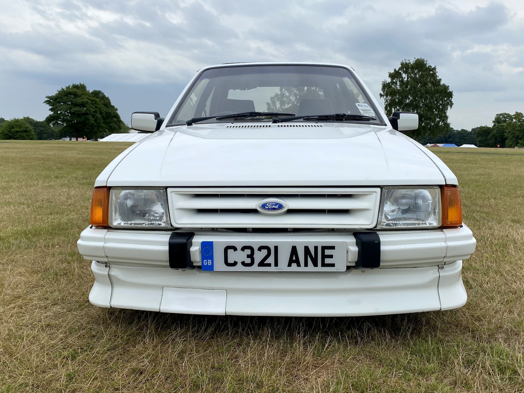 Maquette Ford Escort RS Turbo 1985 Noire - échelle 1/18 - MCG