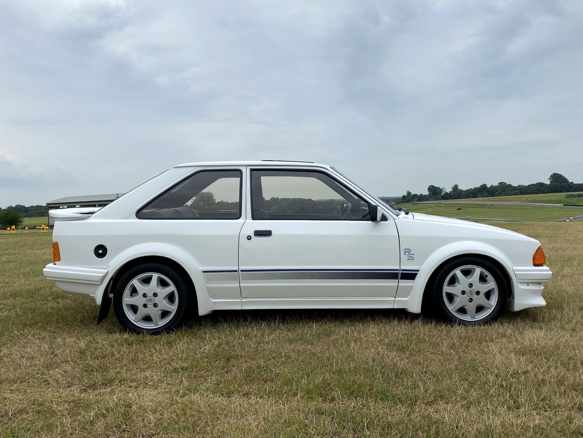 Miniature Ford Escort RS MKIII Turbo 1985 - Modelcar 1/18 - Métal Monté
