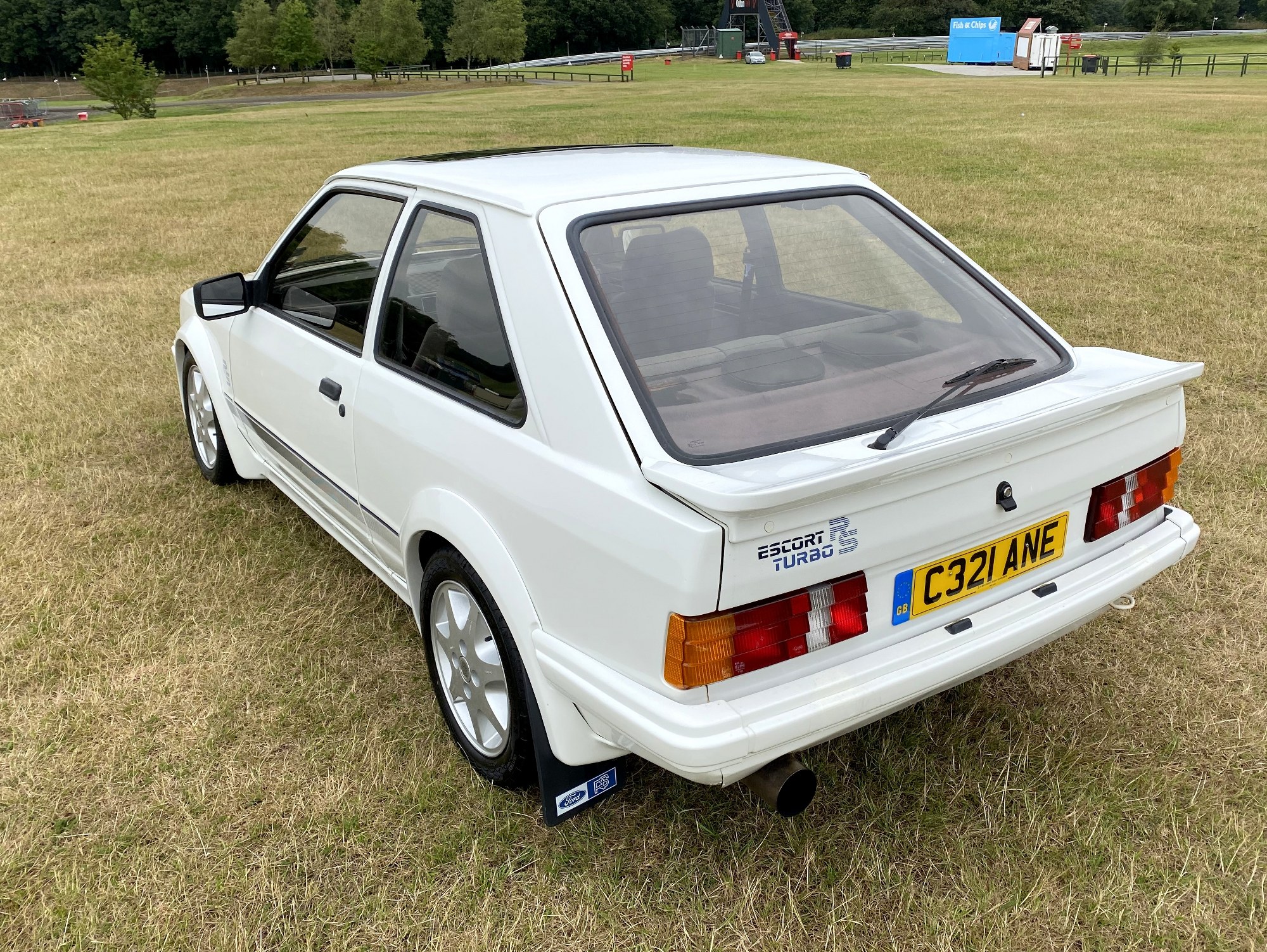 Maquette Ford Escort RS Turbo 1985 Noire - Échelle 1:18 - MCG (neuve)