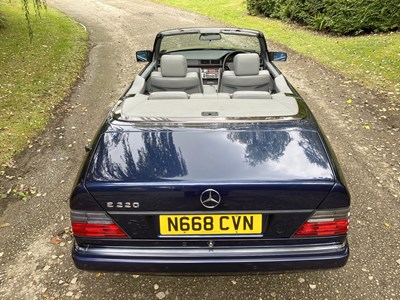 Lot 34 - 1995 Mercedes-Benz E220 Cabriolet
