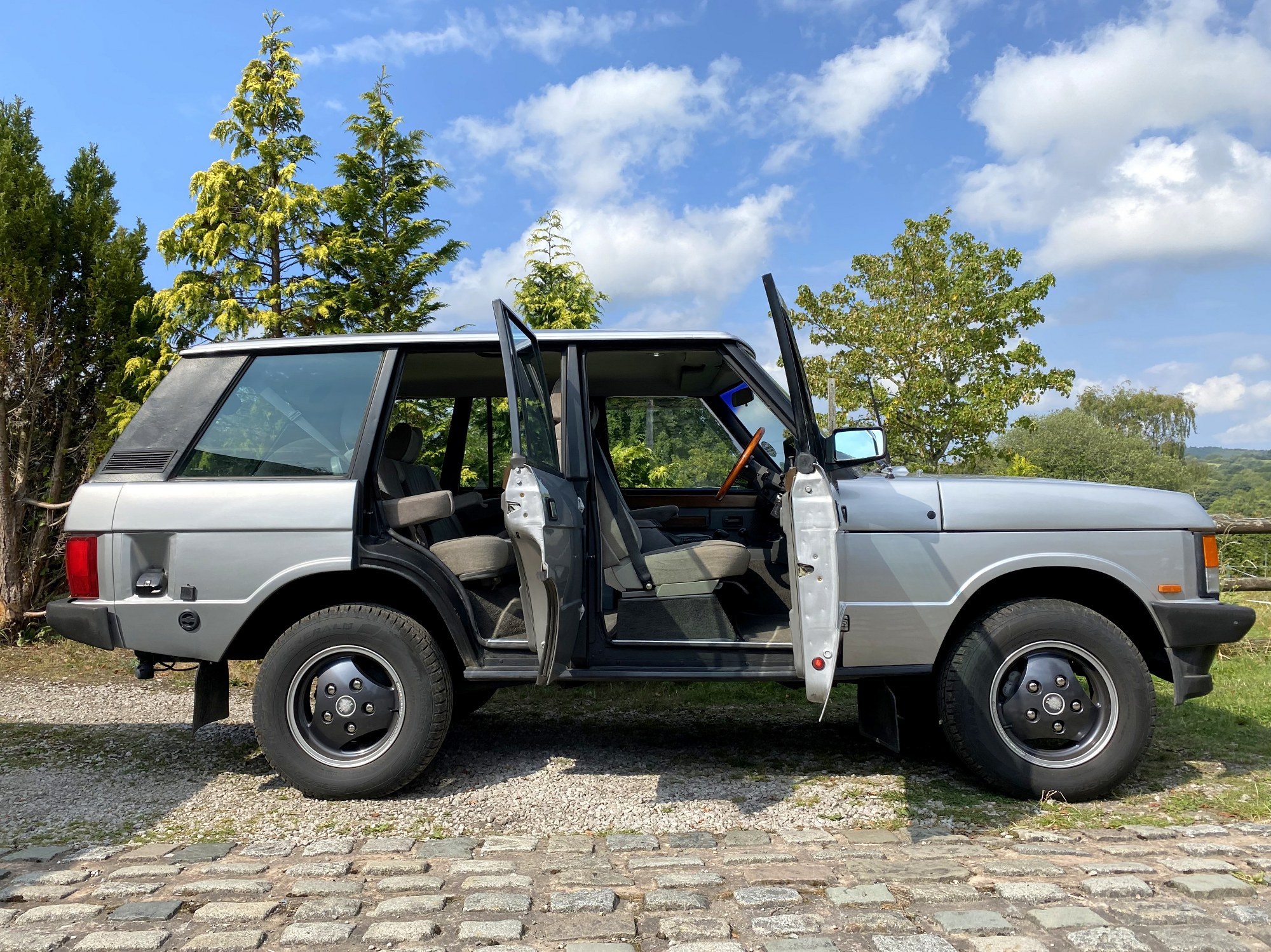 1985 Range Rover Lot 40 - 1985 Range Rover Vogue EFI