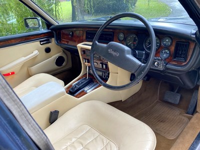 Lot 23 - 1986 Daimler Double-Six