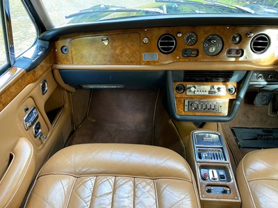 Lot 7 - 1971 Rolls-Royce Corniche Saloon
