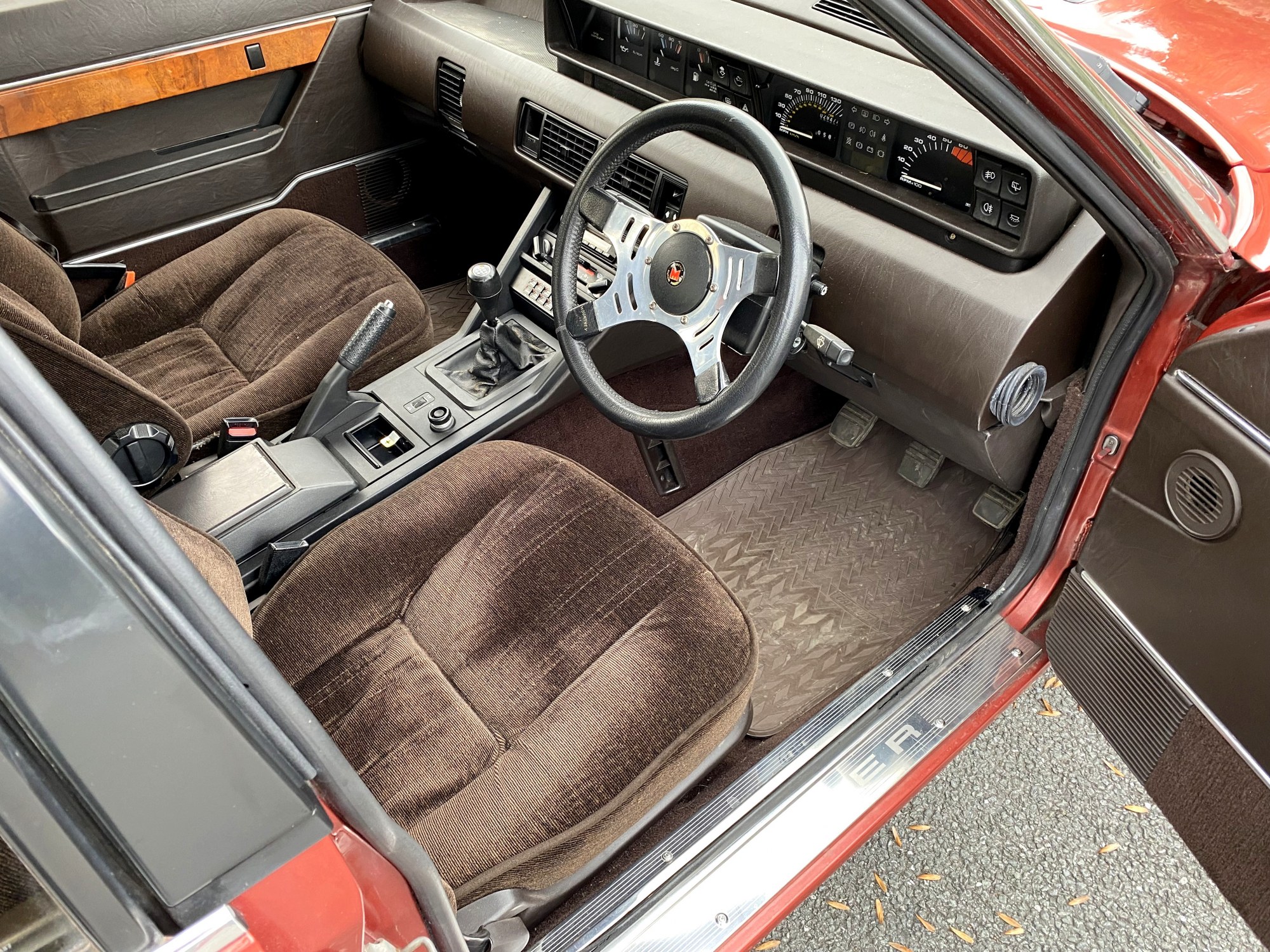 Lot 43 - 1982 Rover SD1 3500 SE