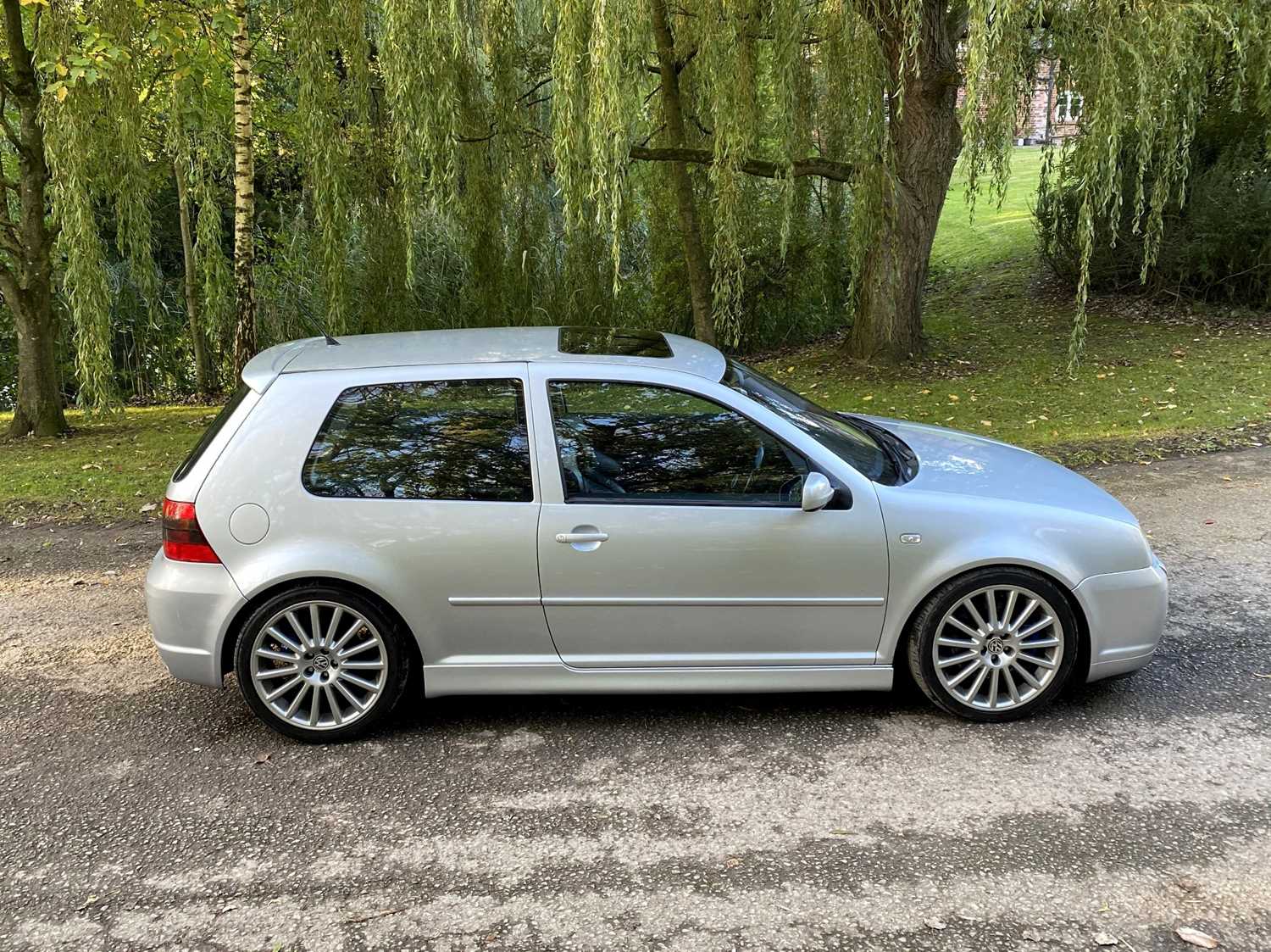 Lot 38 - 2003 Volkswagen Golf R32