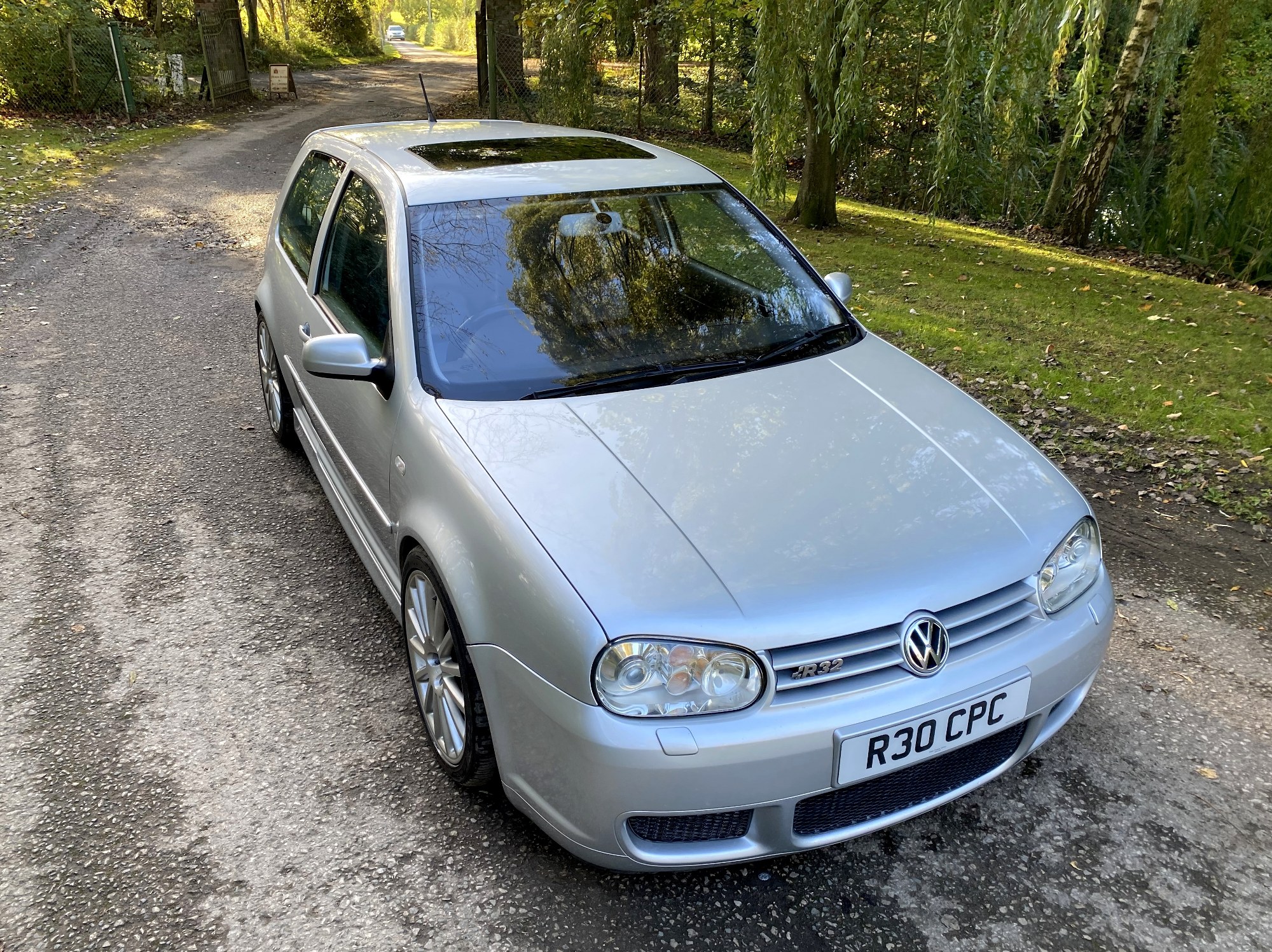 Lot 38 - 2003 Volkswagen Golf R32