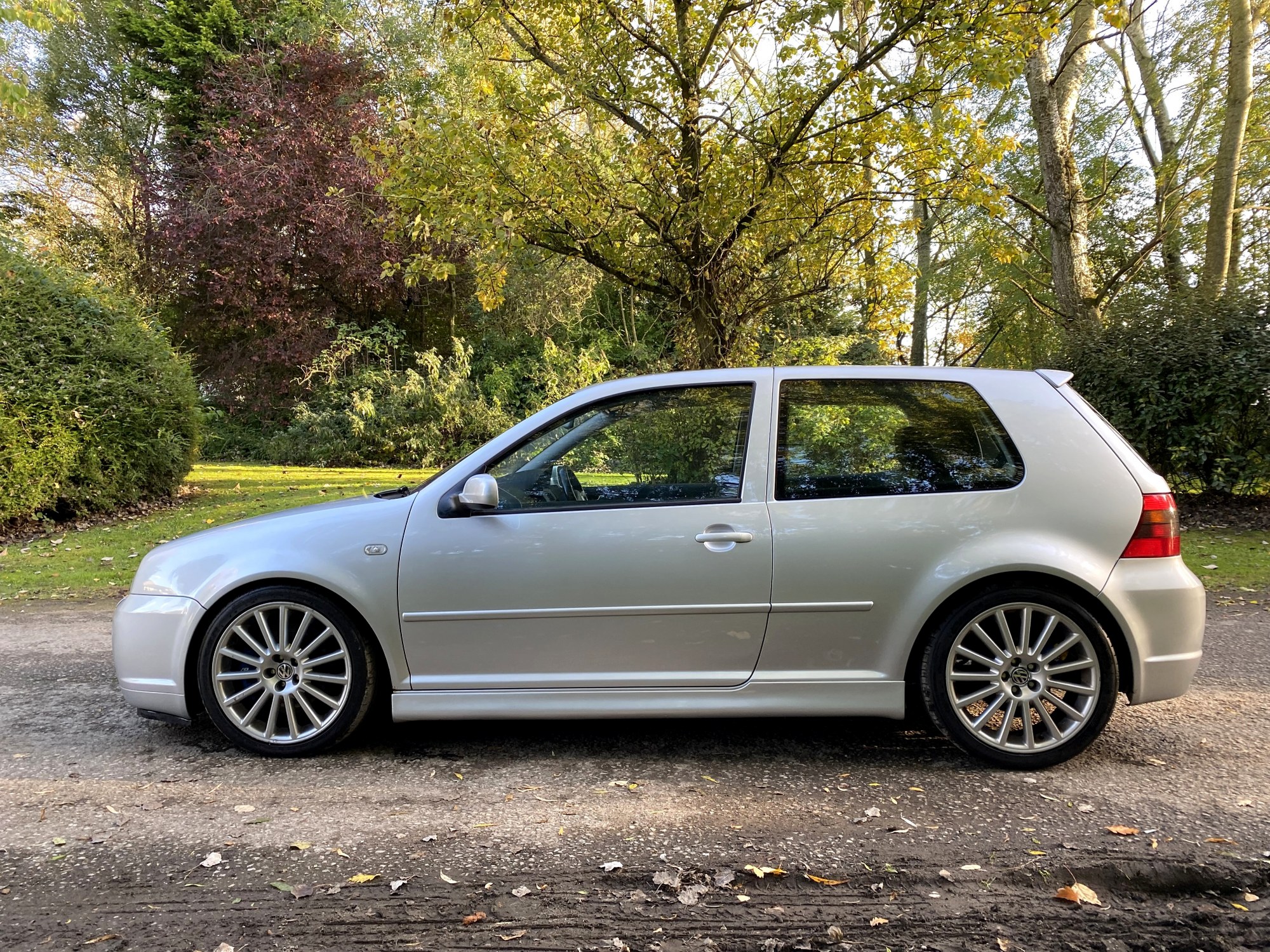 Lot 38 - 2003 Volkswagen Golf R32