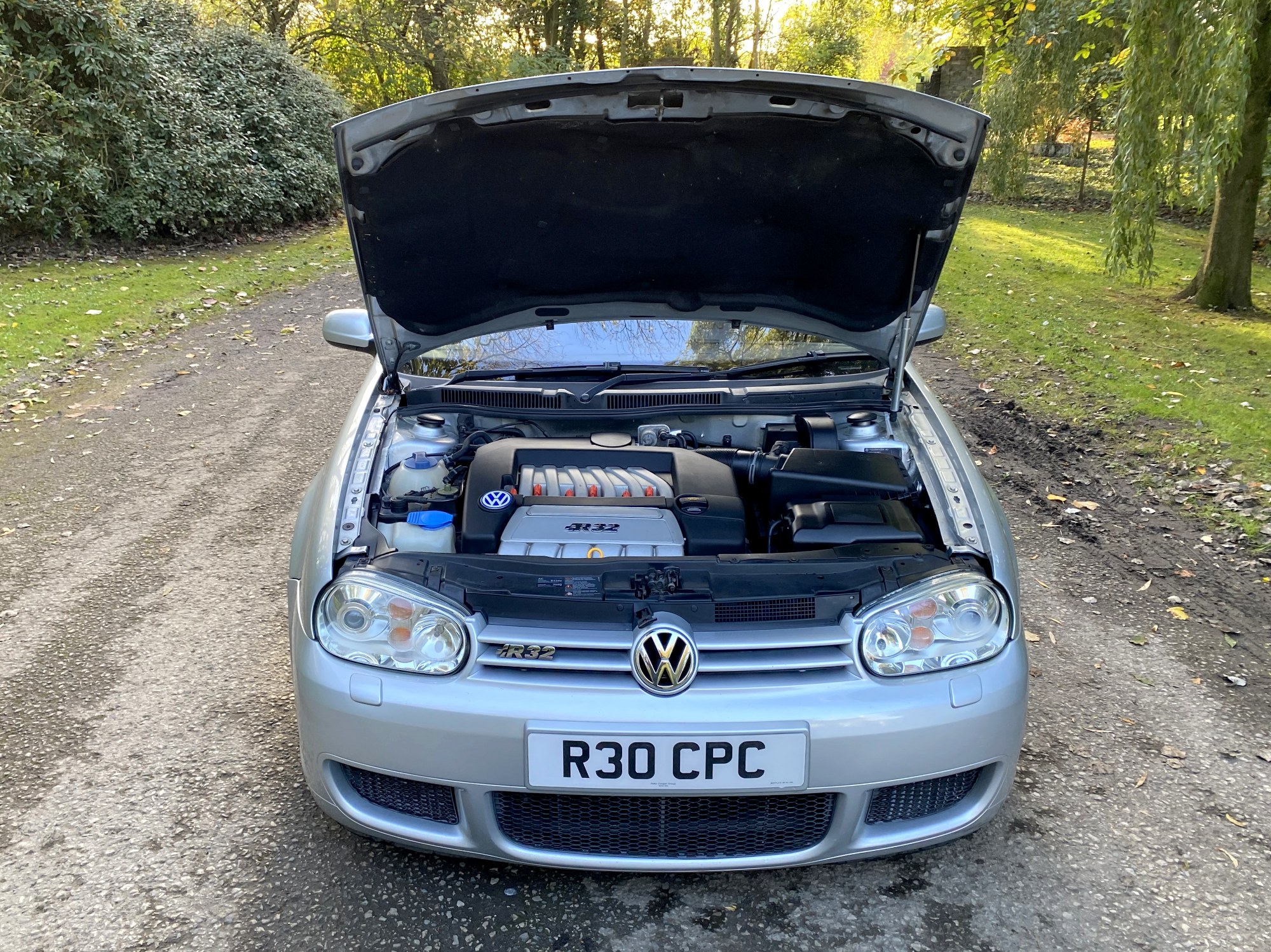 Lot 38 - 2003 Volkswagen Golf R32