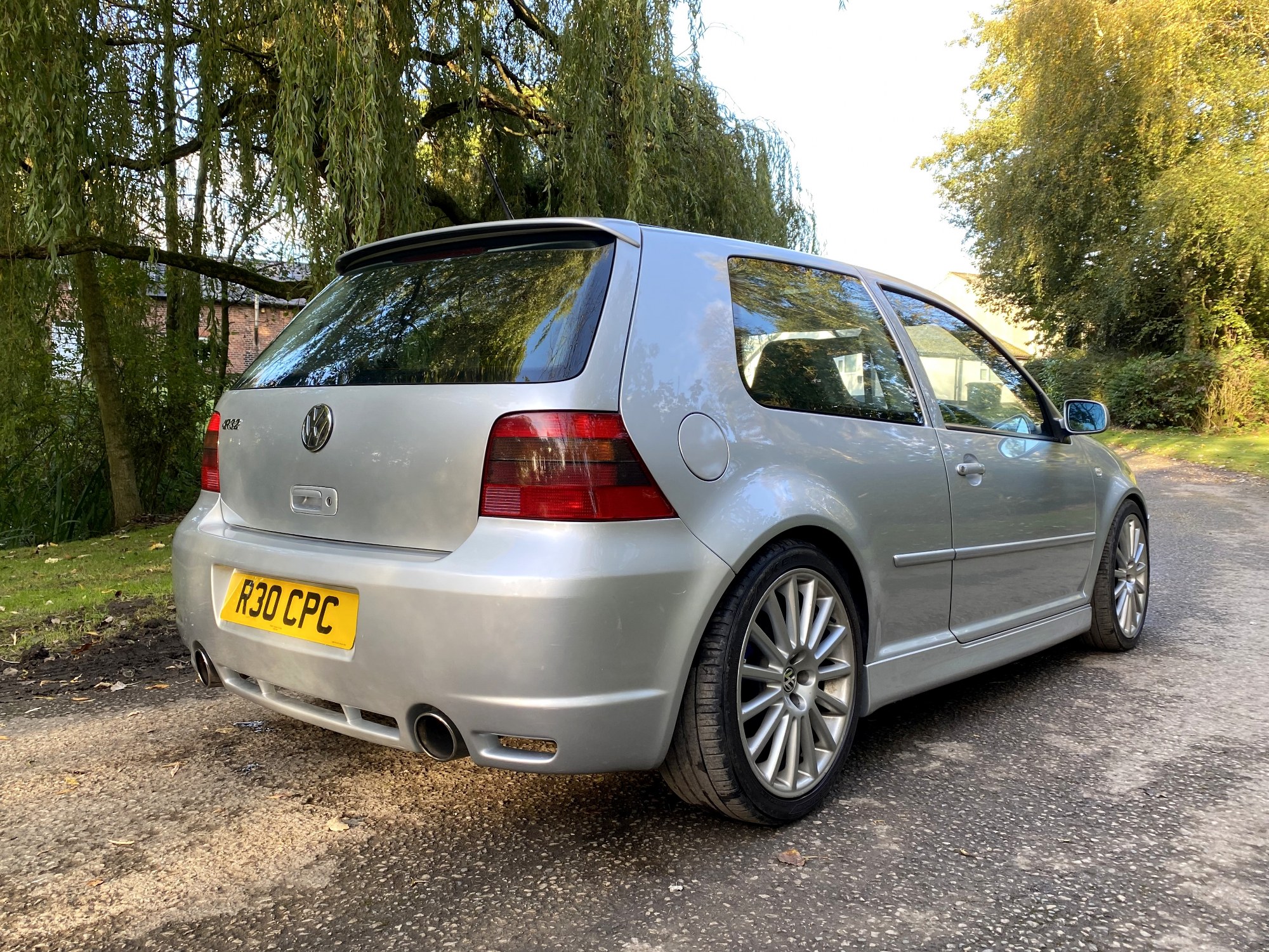 Lot 38 - 2003 Volkswagen Golf R32