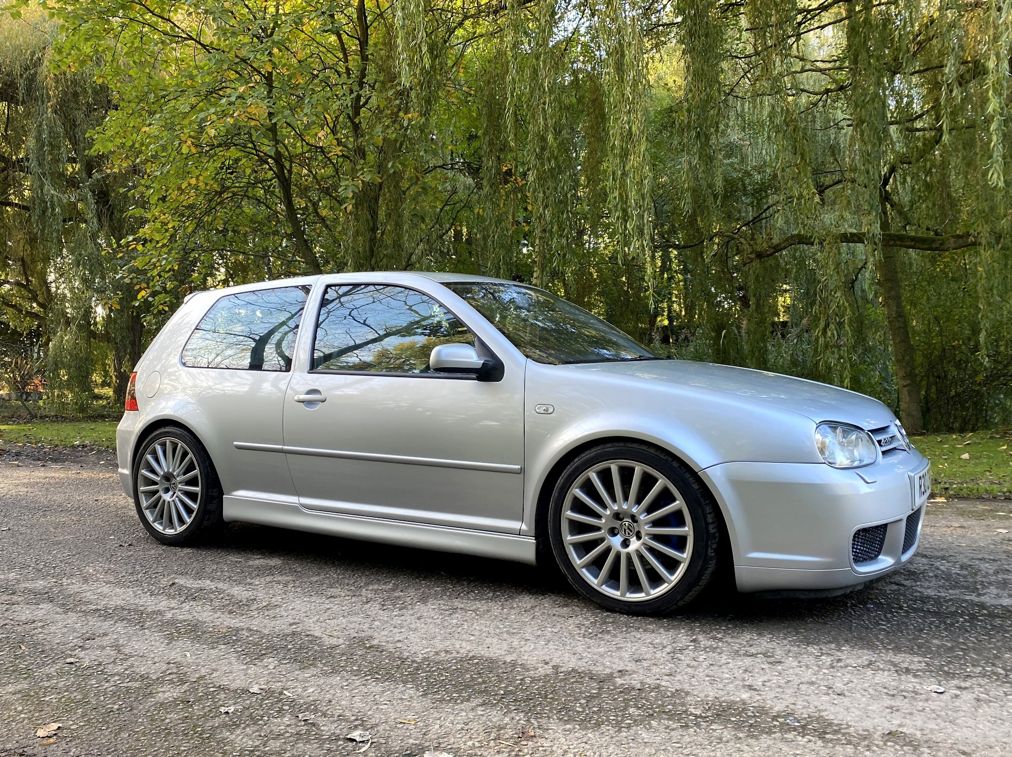 Lot 38 - 2003 Volkswagen Golf R32