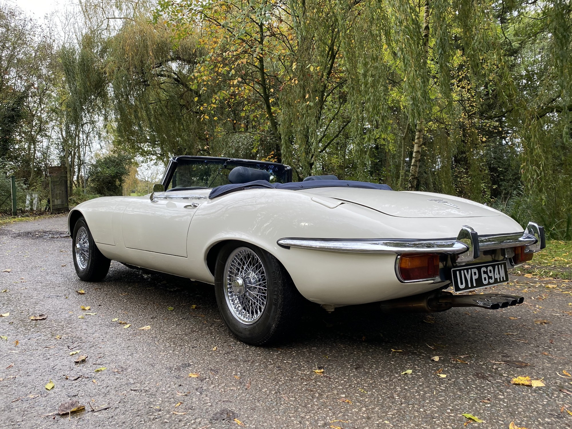 Lot 52 - 1973 Jaguar E-Type V12 Roadster