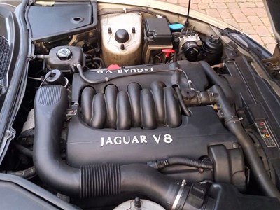 Lot 8 - 1998 Jaguar XK8 Coupe