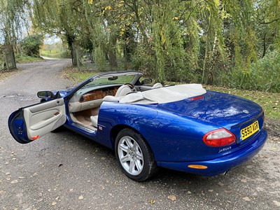 Lot 20 - 1998 Jaguar XK8 Convertible