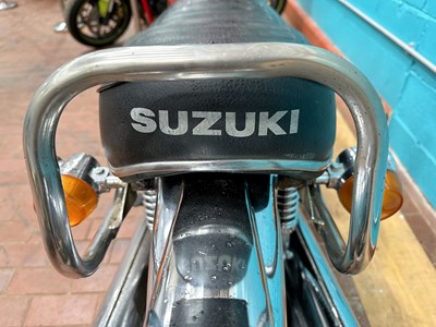 Lot 31 - 1974 Suzuki GT380