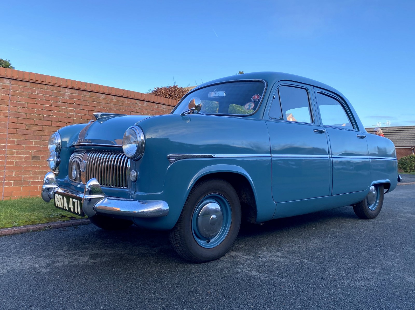 Lot 10 - 1956 Ford Consul