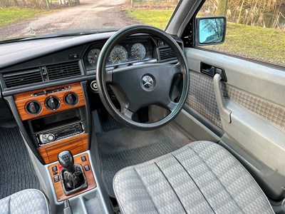 Lot 1 - 1992 Mercedes-Benz 190D