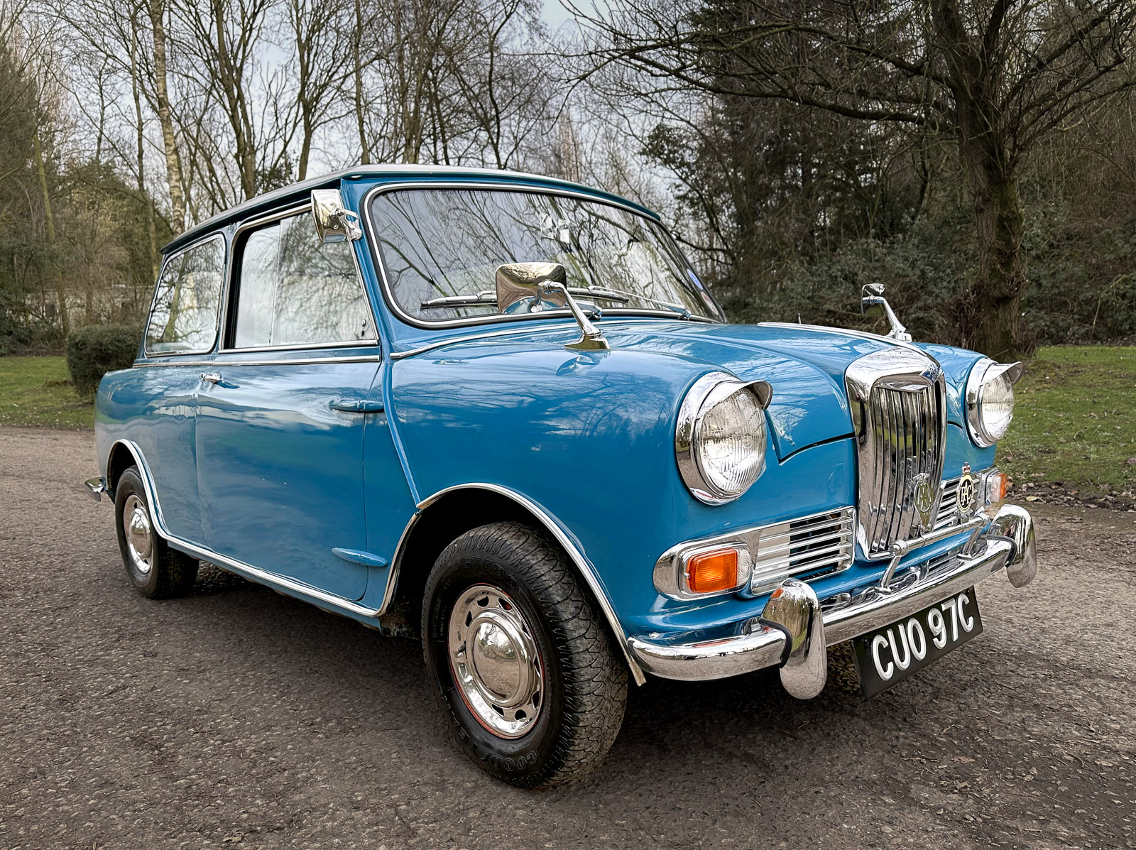 Yellow Riley Elf Lot 30 - 1965 Riley Elf MKII