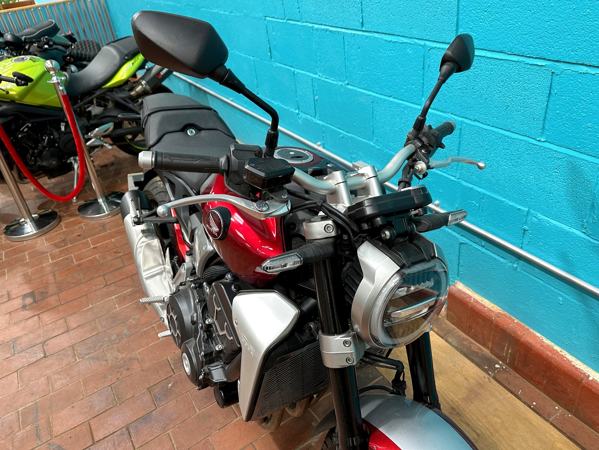 Hornet 750 Pellicola Protettiva Antigraffio Per Cruscotto Honda CB750 Hornet 2023 - Kit 2 Pezzi Antiriflesso Accessori Honda Hornet 750 - Foto 2