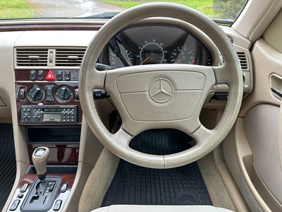 Lot 31 - 1997 Mercedes-Benz C200 Elegance